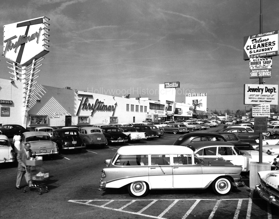North Hollywood 1956 Valley Plaza Victory Blvd.jpg